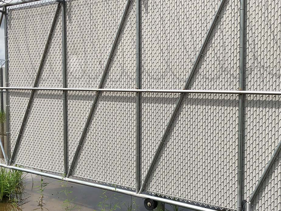 Commercial Privacy Slats and Wind Screens in Texas and Arkansas